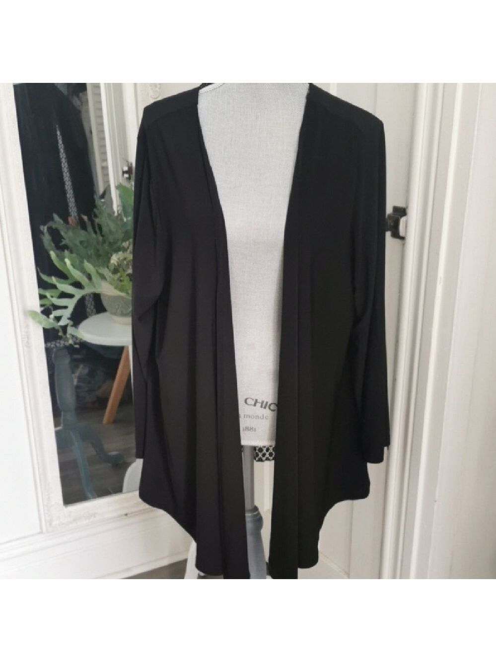 HAMILTON Vintage open dynasty black cardigan with lace v open back. Size 2X